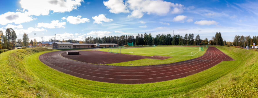 Panoraamakuva urheilukentältä.