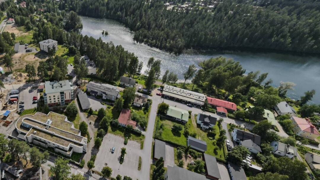 Ilmakuva Suonenjoen kaupunginsta Keskuskadulta Valkeisenlammelle päin.