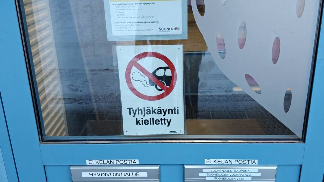 uudet postilokerot virastotalon etuovessa